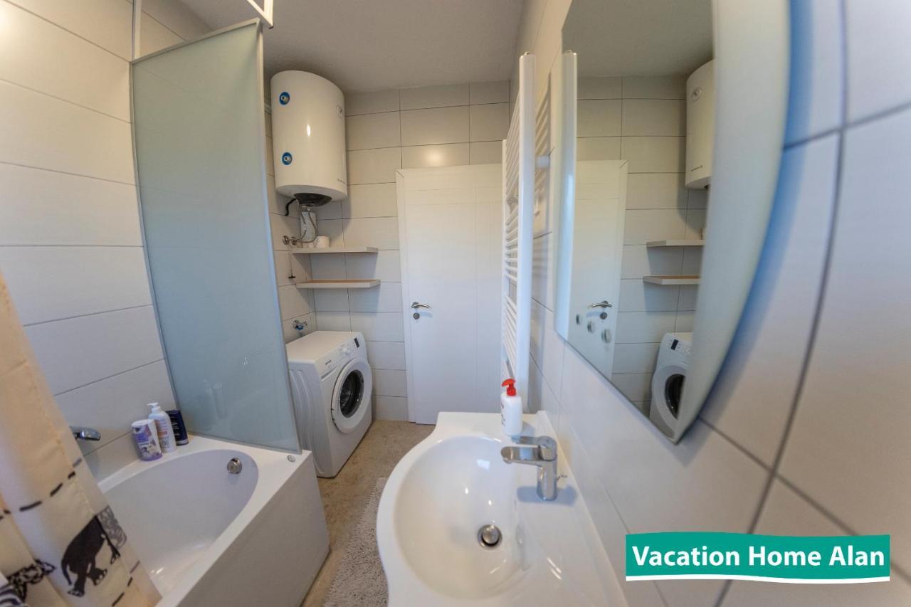 Vacation Home Alan Kulen Vakuf Dış mekan fotoğraf