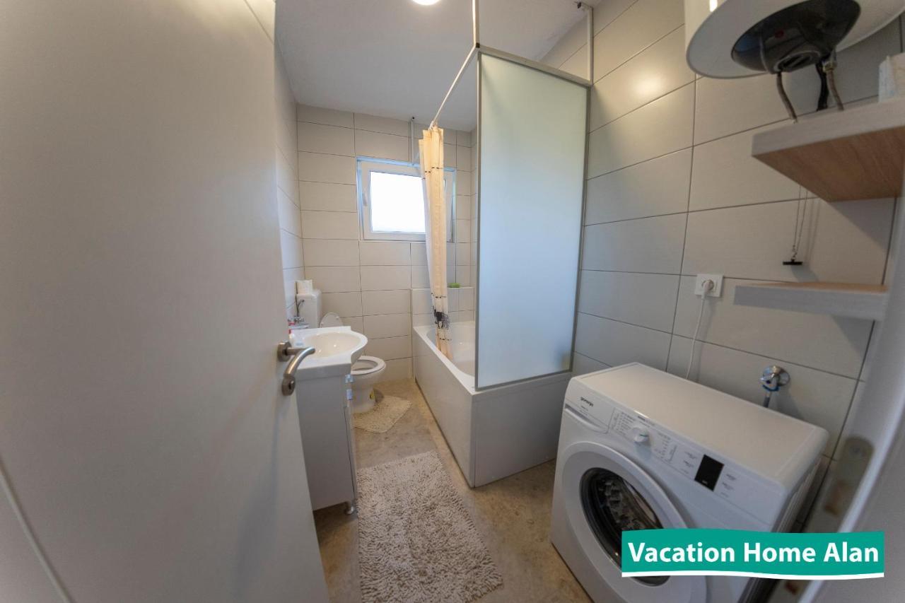 Vacation Home Alan Kulen Vakuf Dış mekan fotoğraf